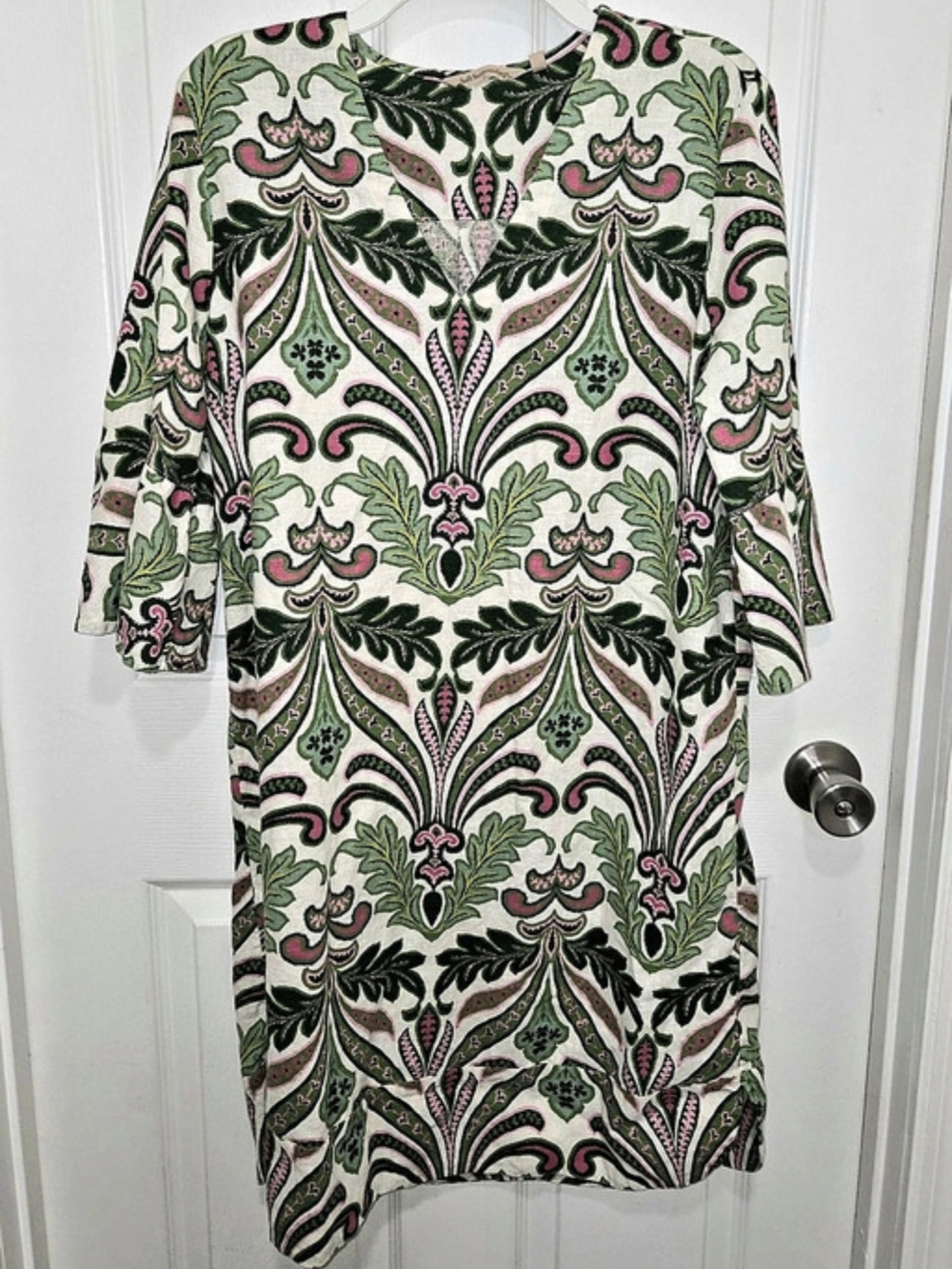 V-neck Dress Soft Surroundings with Vibrant Green And Pink Botanical Print Sz L